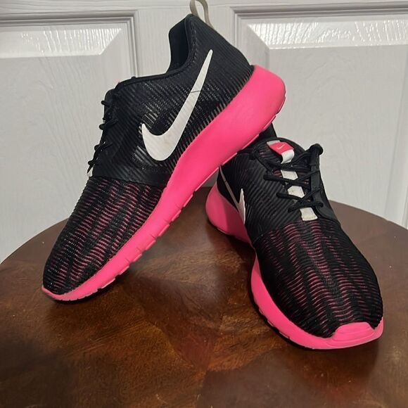 🔥🔥 NIKE ROSHE ONE FLIGHT WEIGHT GS BLACK PINK SHOES Girls Sz 6.5Y 705486 002 - Picture 3 of 11